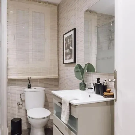Lägenhet Baka - 2 Bedroom With Terrace In Sant Gervasi *